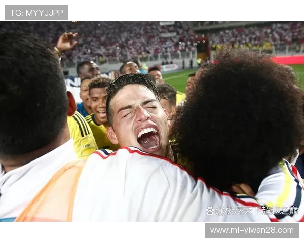 足球巨星在街头遭热烈围观引发粉丝狂潮引发媒体关注